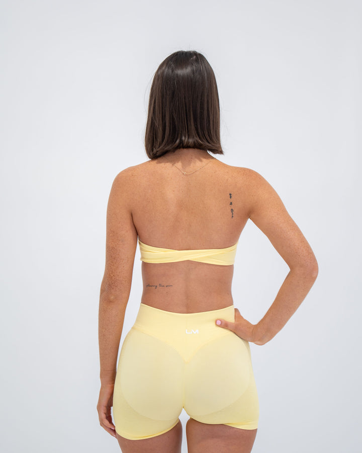 Seamless Contour Scrunch Shorts